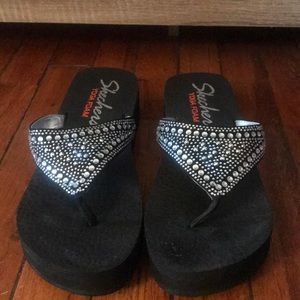 Sketchers Yoga Foam Sandals